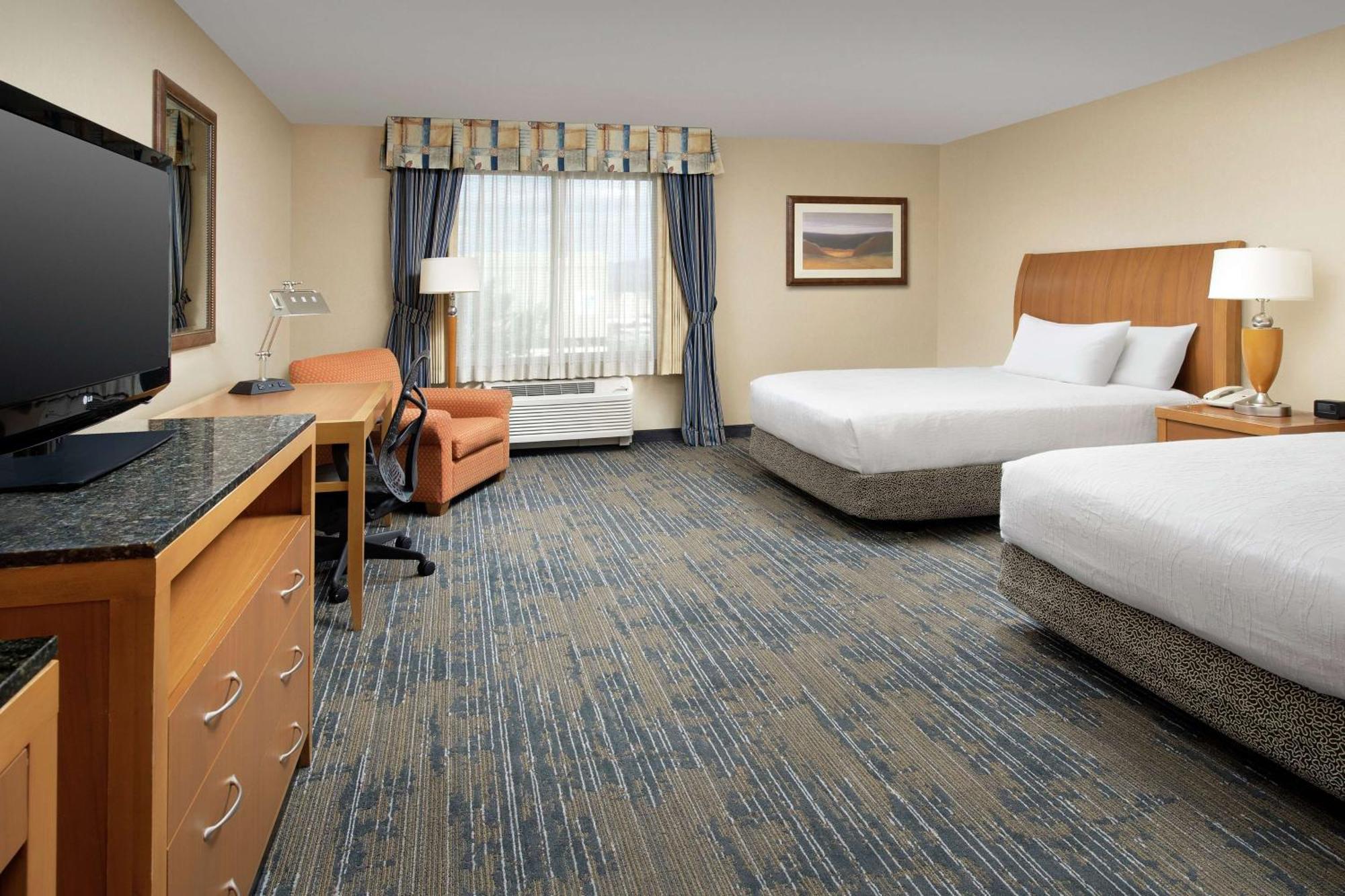 Queen Room with Two Queen Beds - Mobility and Hearing Access,1552140511:JPEG