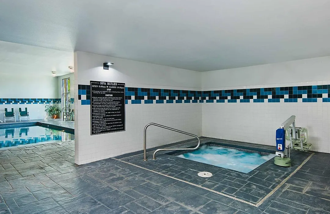 Oxford Suites Yakima-1